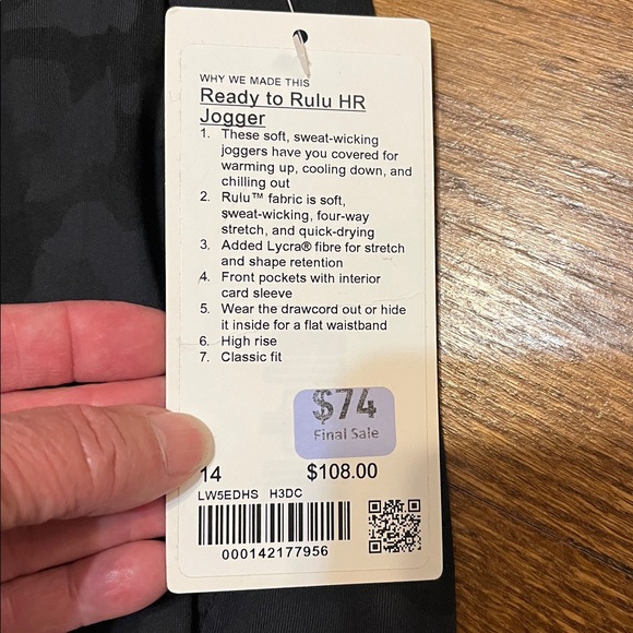 NWT Lululemon joggers. Rulu fabric. Size 14
Black Camouflage Jogger Pants
LL23 - Picture 2 of 3